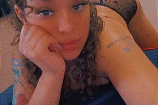 Come over, im honry 🥰 - 27 - Image 1