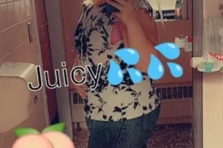 Your Favorite big booty white chocolate come take a bite 😉 - Image 12