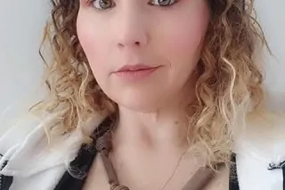 Your Favorite big booty white chocolate come take a bite 😉 - Image 5