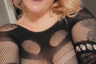 LET ME BE YOUR MILF - Image 8