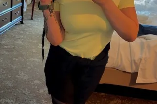 Let's warm up together on this cozy snow day ...! cum see baby - Image 12