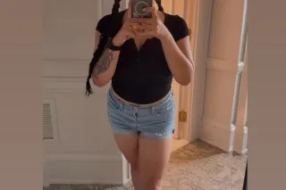 Let's warm up together on this cozy snow day ...! cum see baby - Image 1