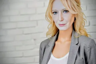 no work today so available all afternoon and evening - Image 3